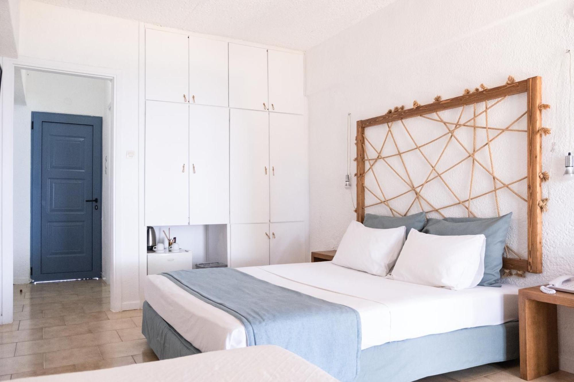 Long & Hotel Longos (Achaea)