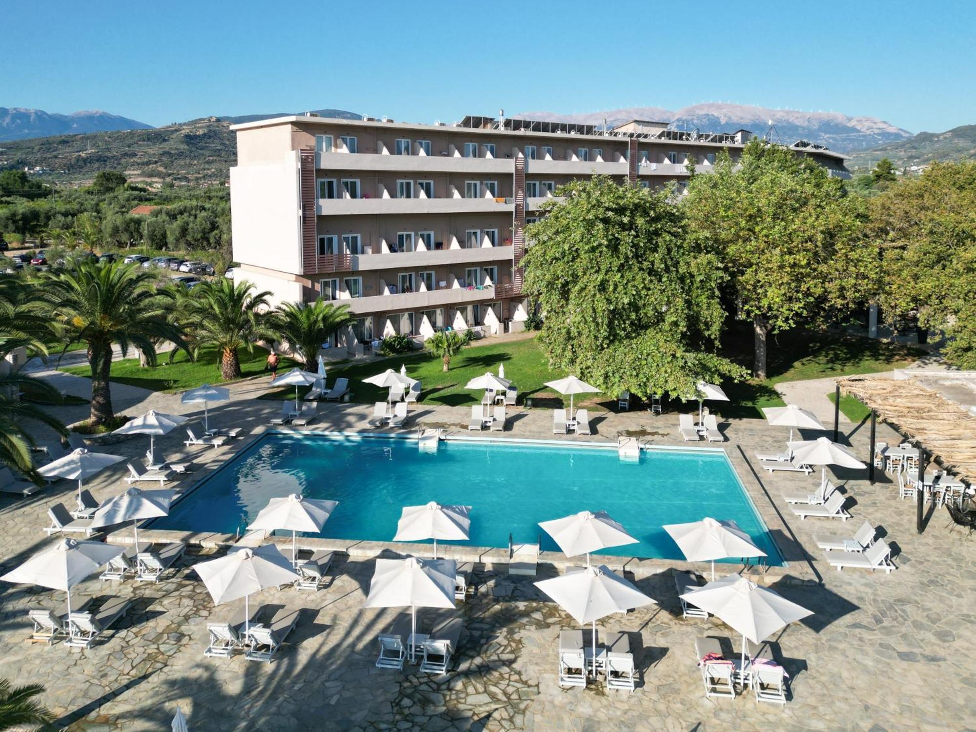 Long & Hotel 4*