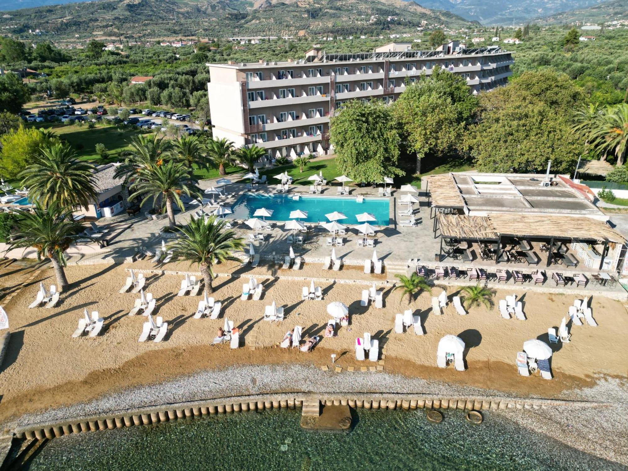 Hotel Long & Longos (Achaea)