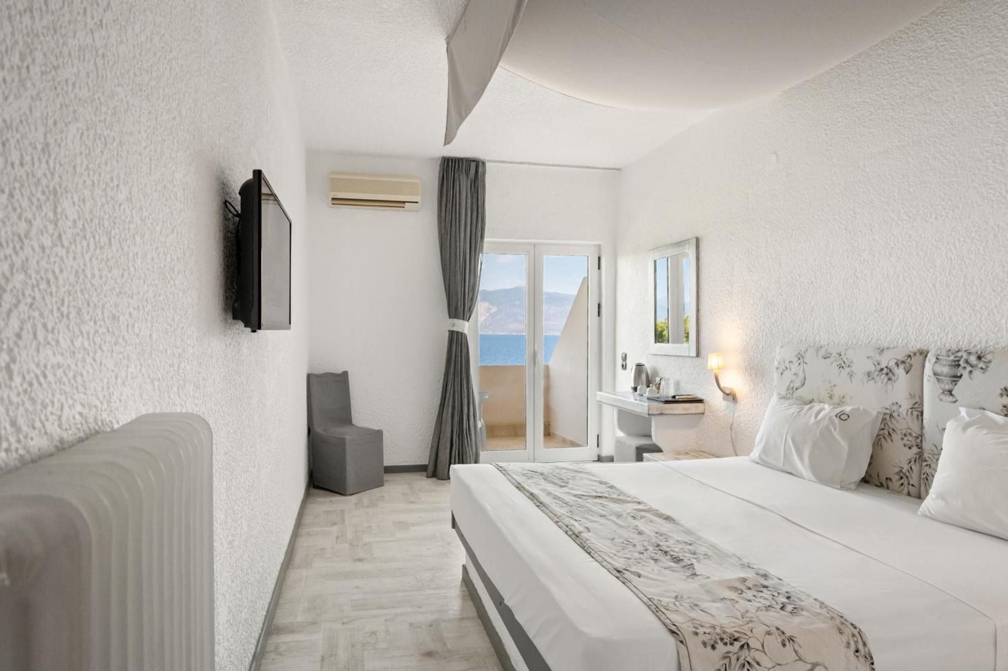 Long & Hotel Longos (Achaea)