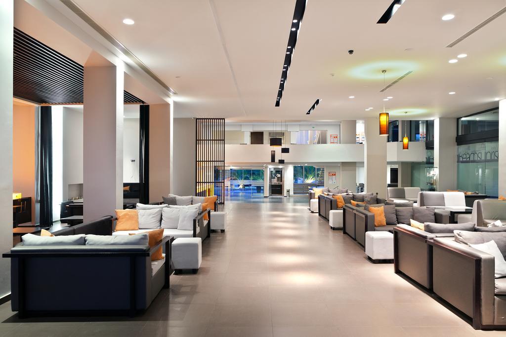 Hotel Long & Longos (Achaea)